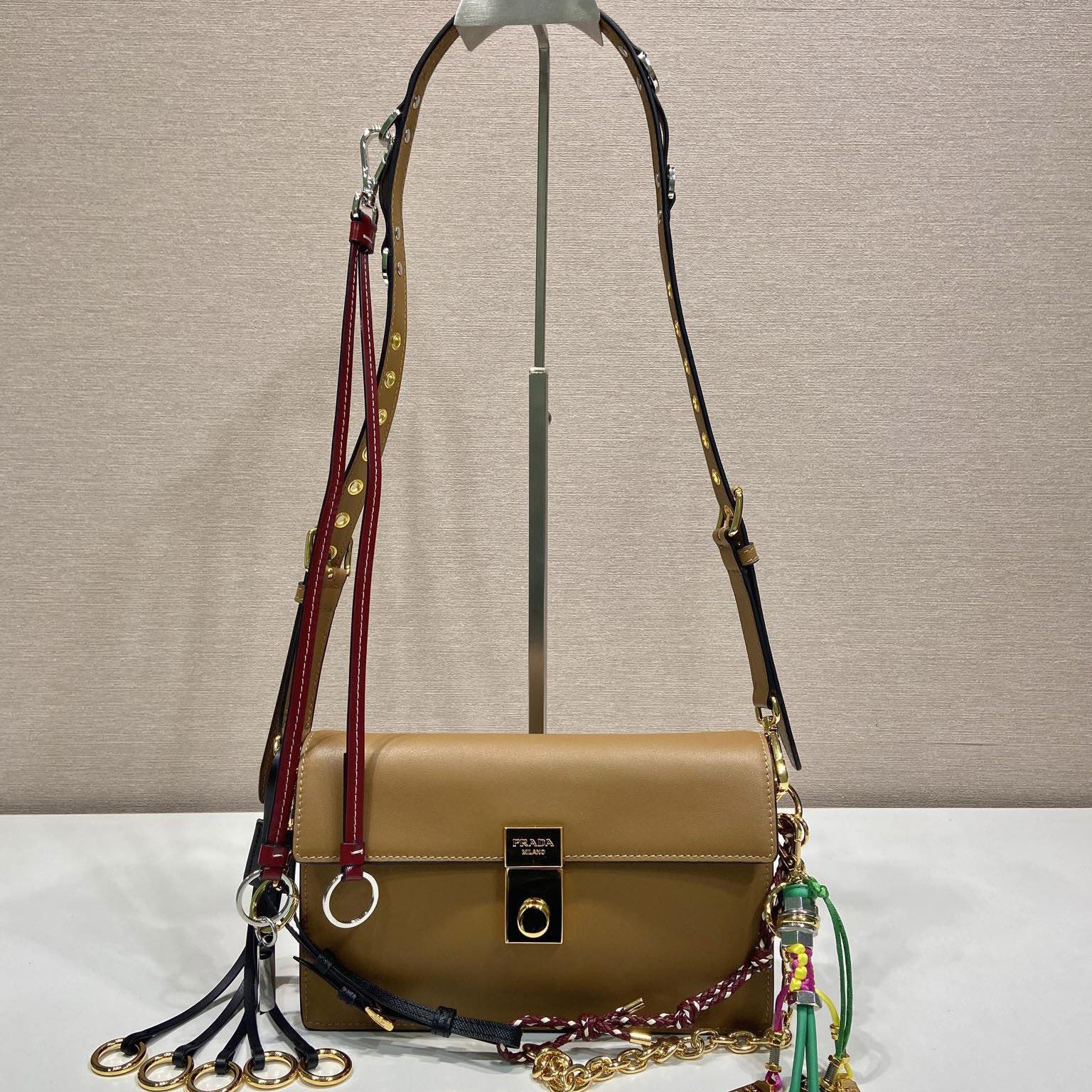Pra*a top handle bags